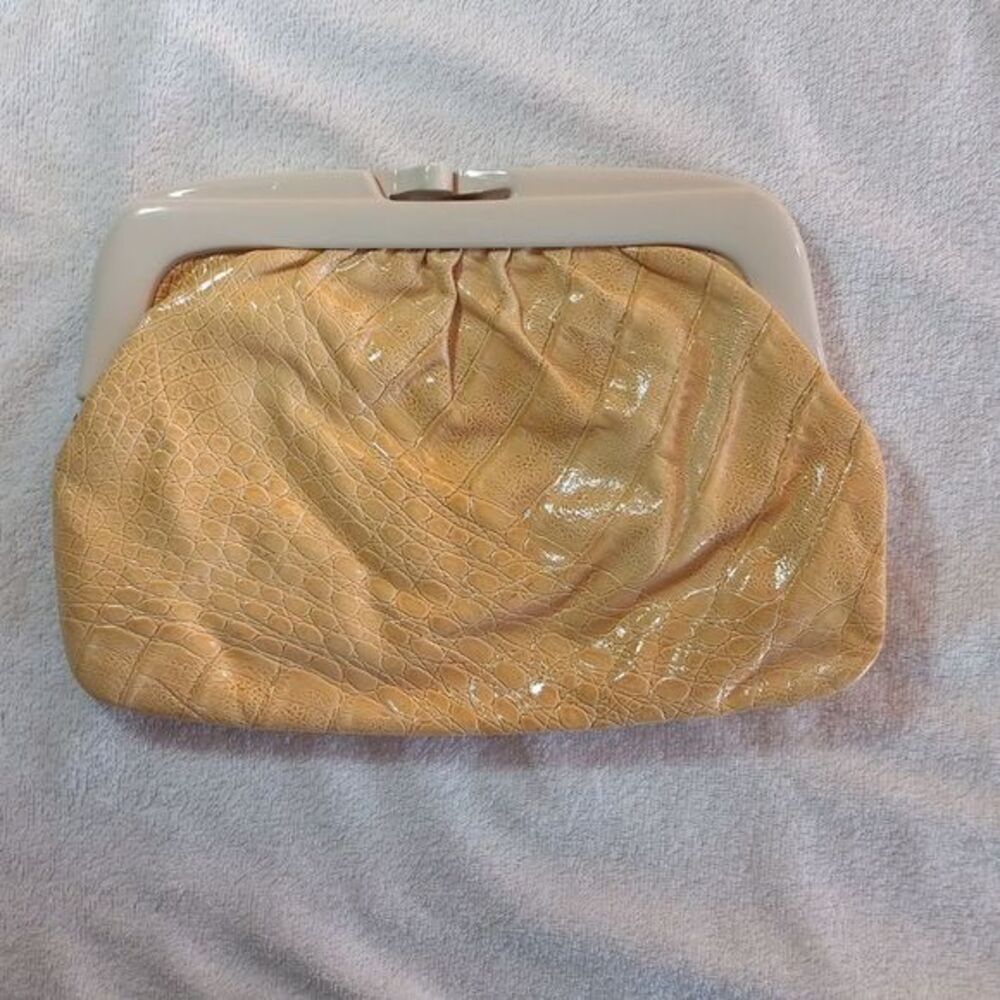 Axiom Vintage Genuine Leather Italy Clutch